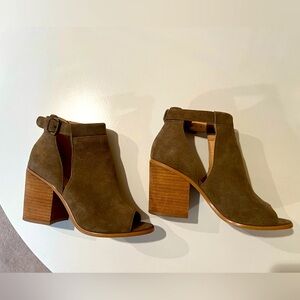 Sole Society Ferris :: Dark Taupe